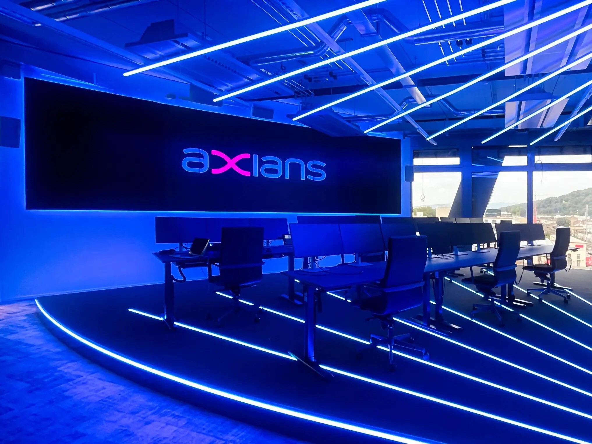 axians